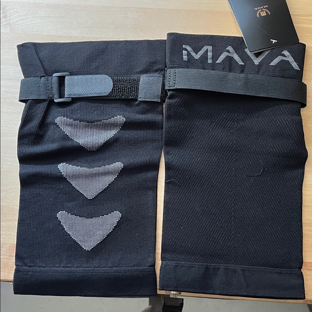 Black Knee Sleeves